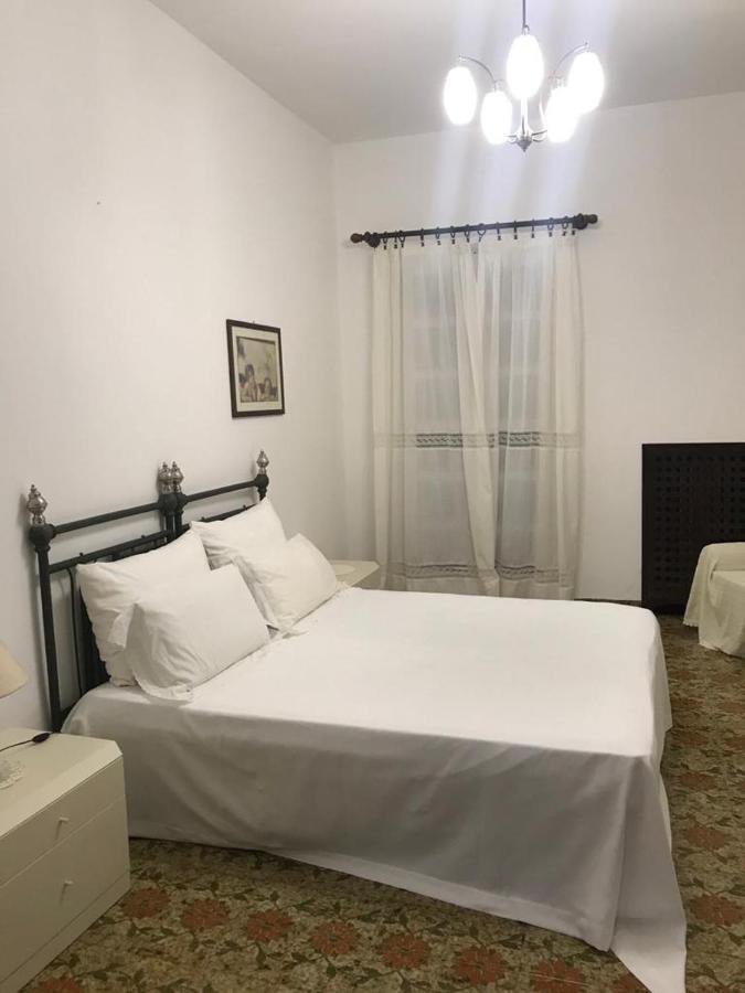 Casa con finestra che vede il mare Villa Fasano Esterno foto