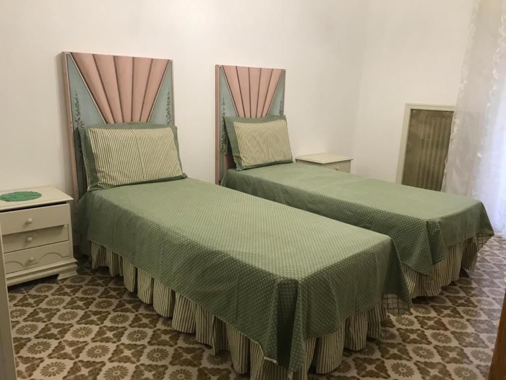 Casa con finestra che vede il mare Villa Fasano Esterno foto