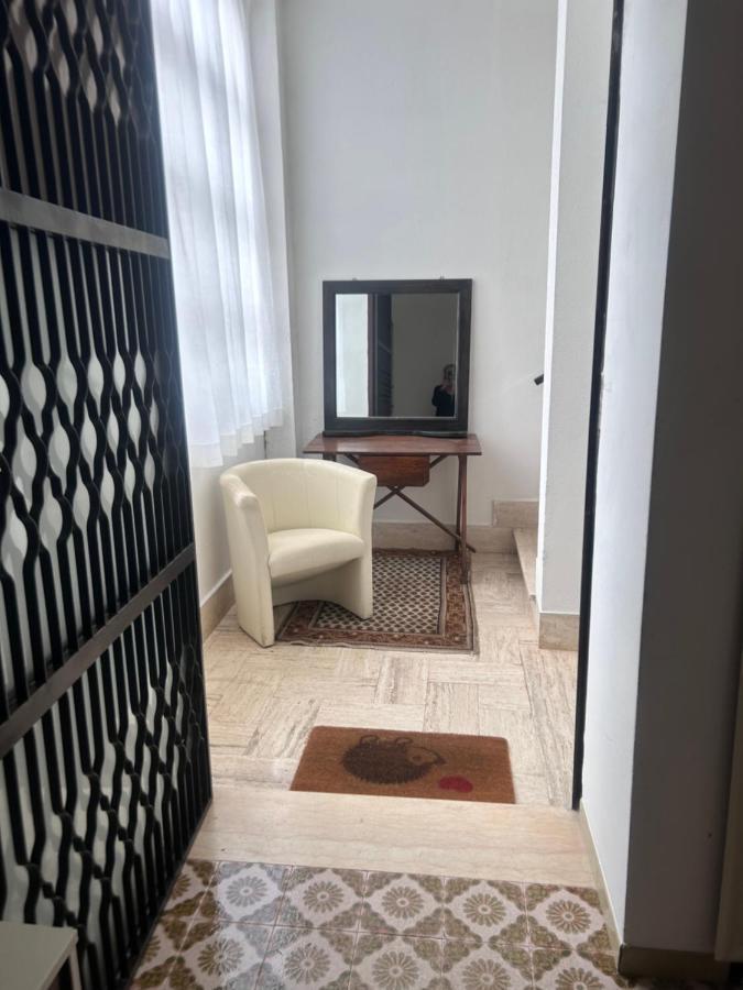 Casa con finestra che vede il mare Villa Fasano Esterno foto