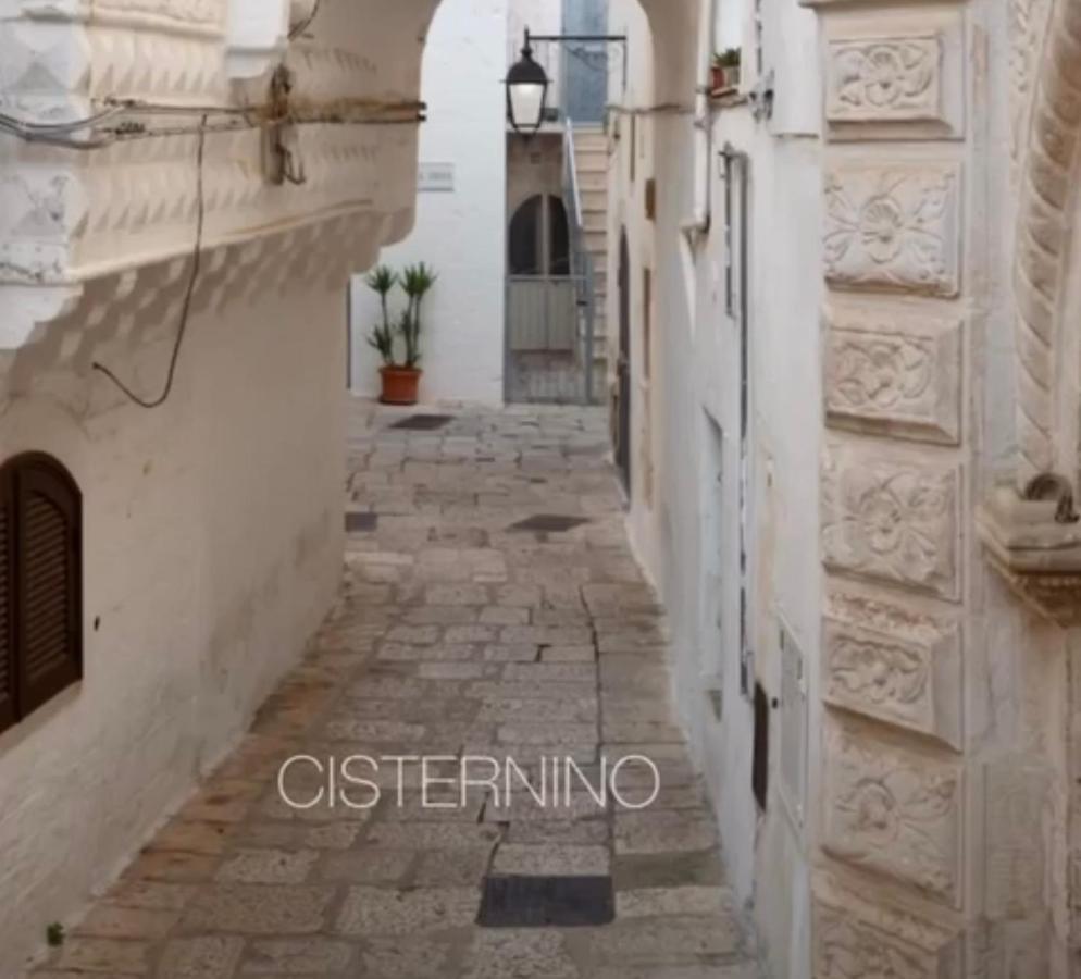 Casa con finestra che vede il mare Villa Fasano Esterno foto