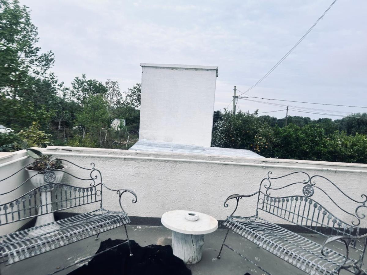 Casa con finestra che vede il mare Villa Fasano Esterno foto