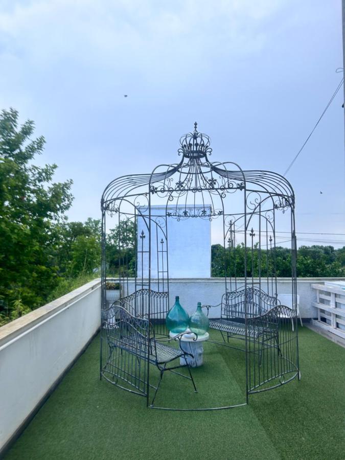 Casa con finestra che vede il mare Villa Fasano Esterno foto