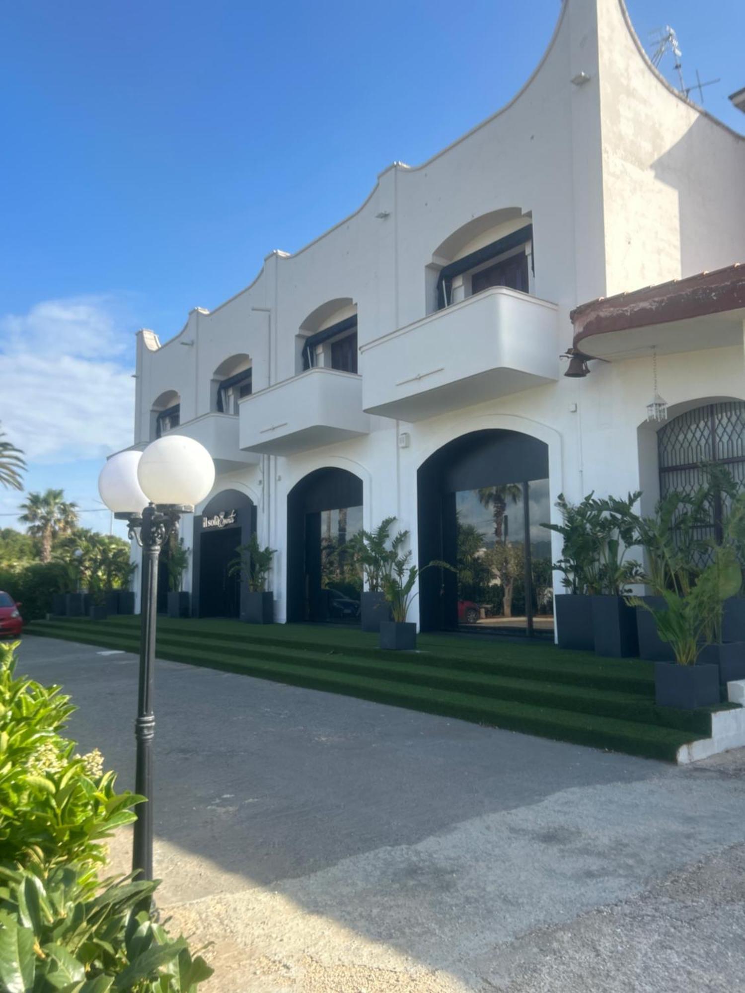 Casa con finestra che vede il mare Villa Fasano Esterno foto
