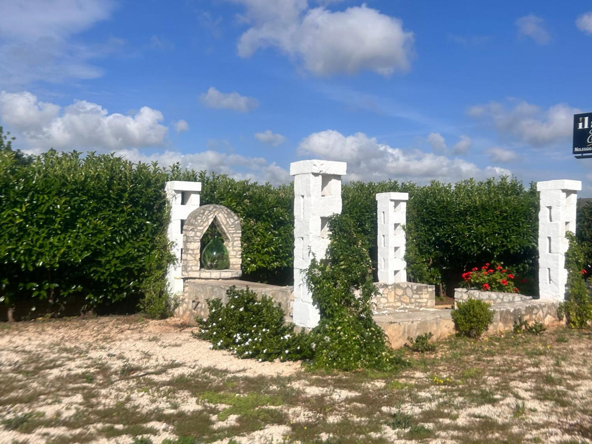 Casa con finestra che vede il mare Villa Fasano Esterno foto